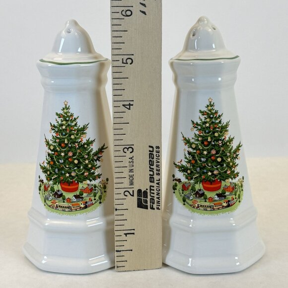 Vintage Pfaltzgraff Heritage Christmas Salt and Pepper Shakers Tree Octagon Tall - Picture 8 of 9